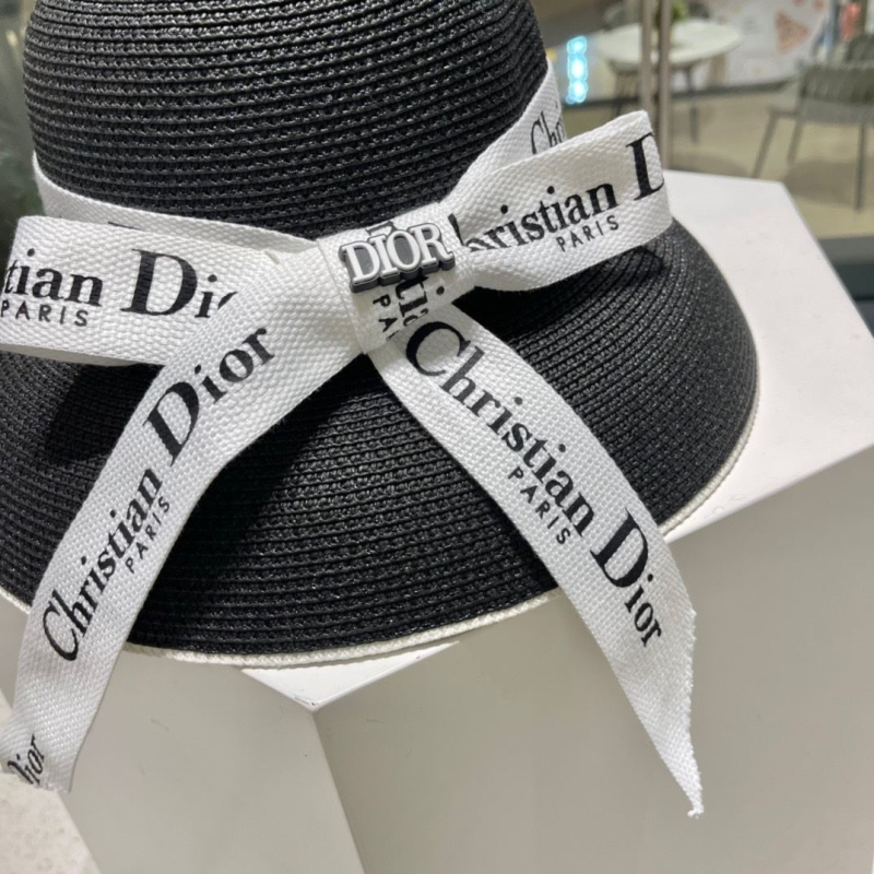 CHRISTIAN DIOR